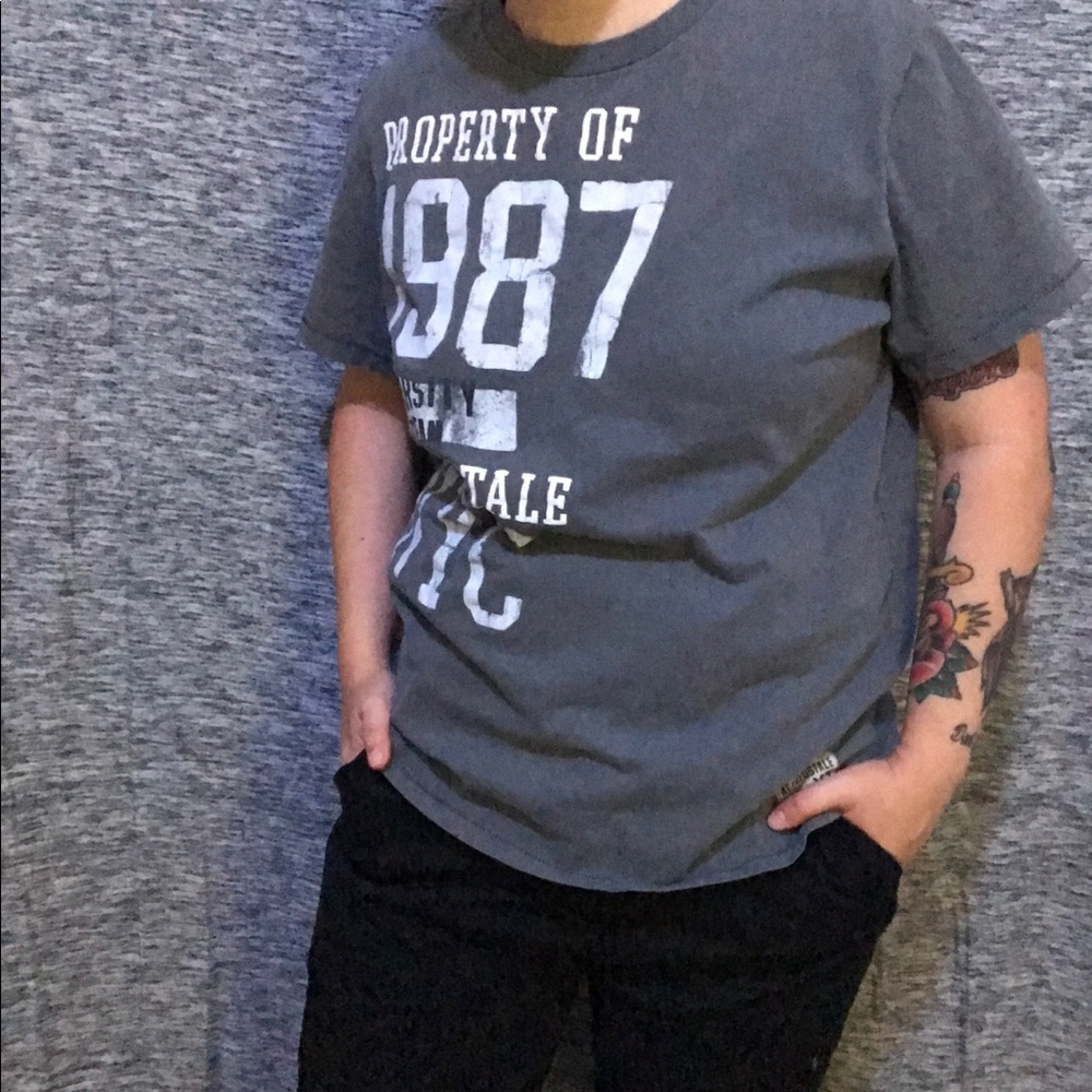 Aeropostale Men’s Gray Shirt